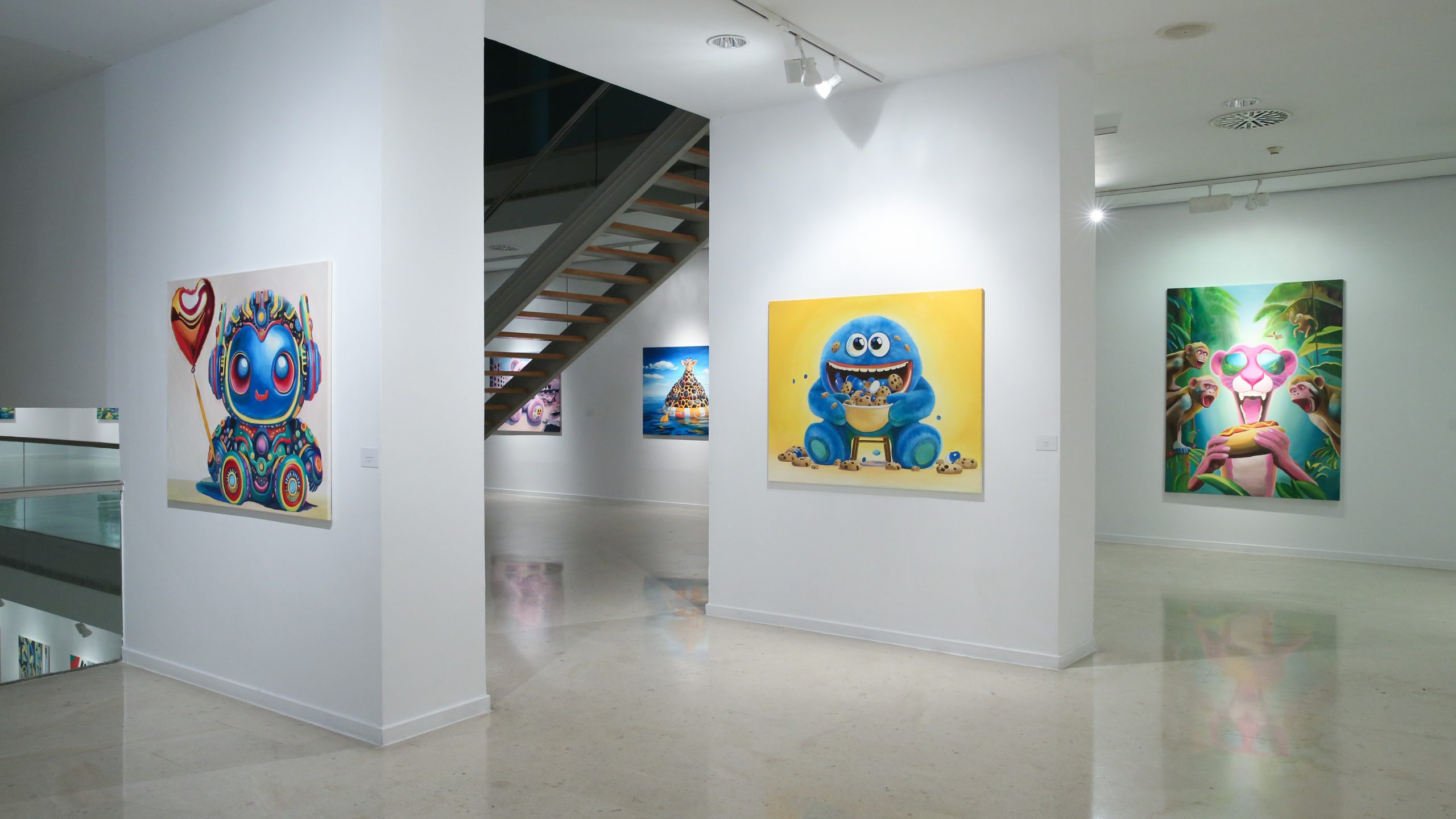 museo del artista de Puerto Real (Cádiz), Chanivet, que se podrá ver hasta el 1 de septiembre. Además, la segunda planta de este mismo espacio alberga la exposición ‘Jugando a ser mayor’, primera muestra en un museo de Mar Muñiz.  ‘Jugando a ser mayor’ de Mar Muñiz